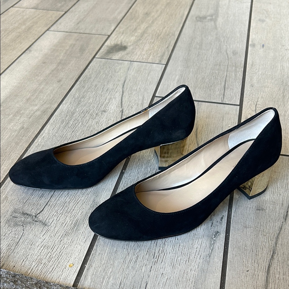 Ann Taylor Elegant Black Women's Shoes with Gold Heel